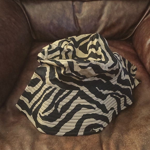 unknown Other - Bucket hat with ties